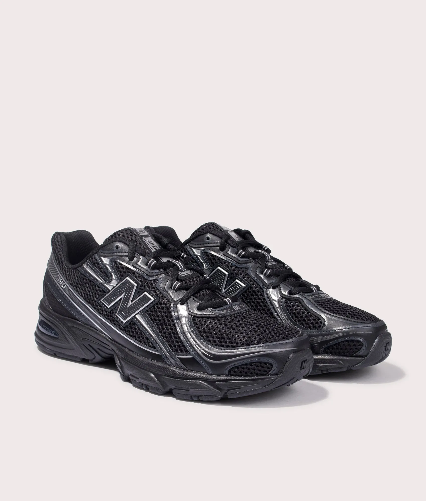 740 Sneakers