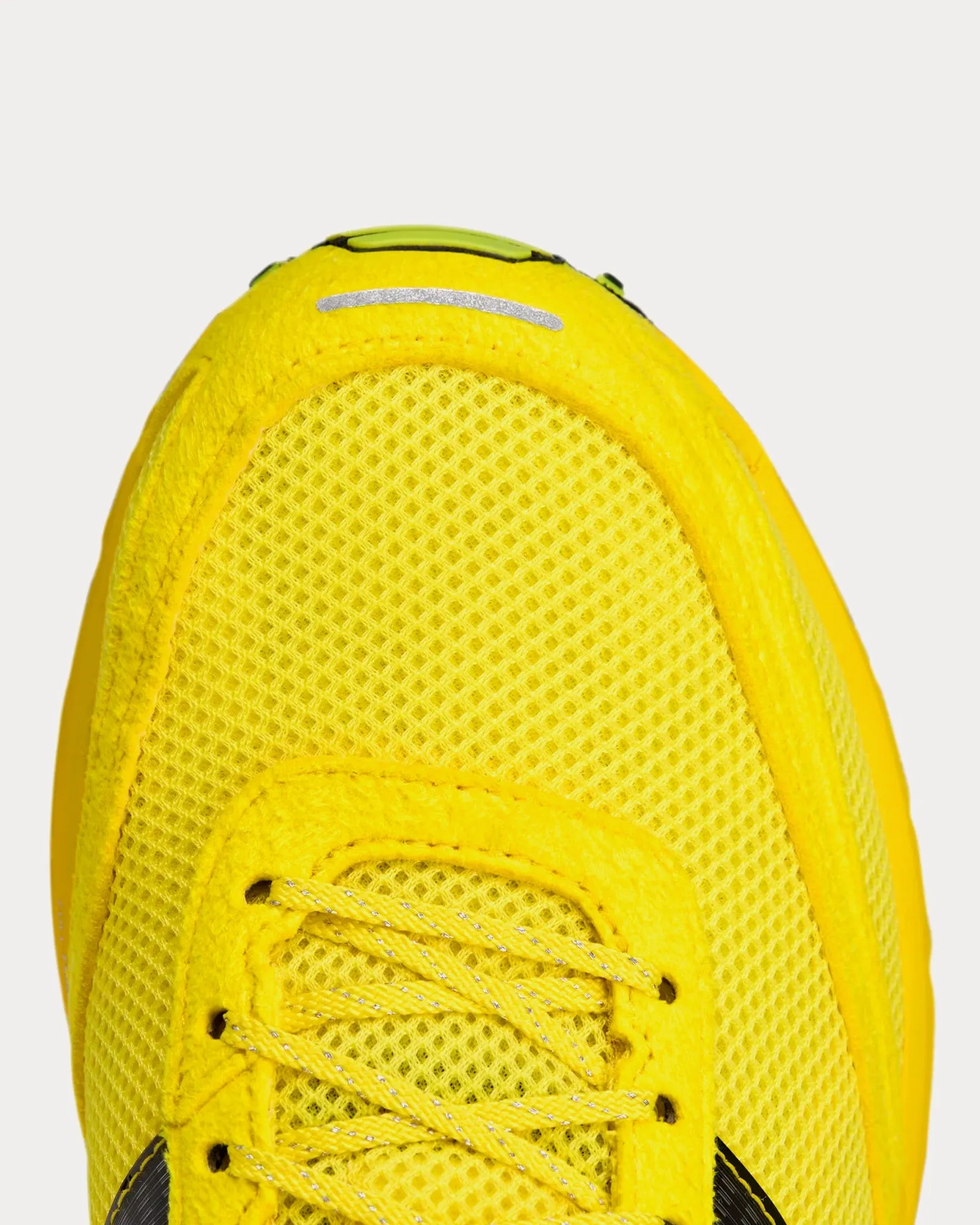 Adios Neftenga Light Yellow / Core Black / Yellow Running Shoes