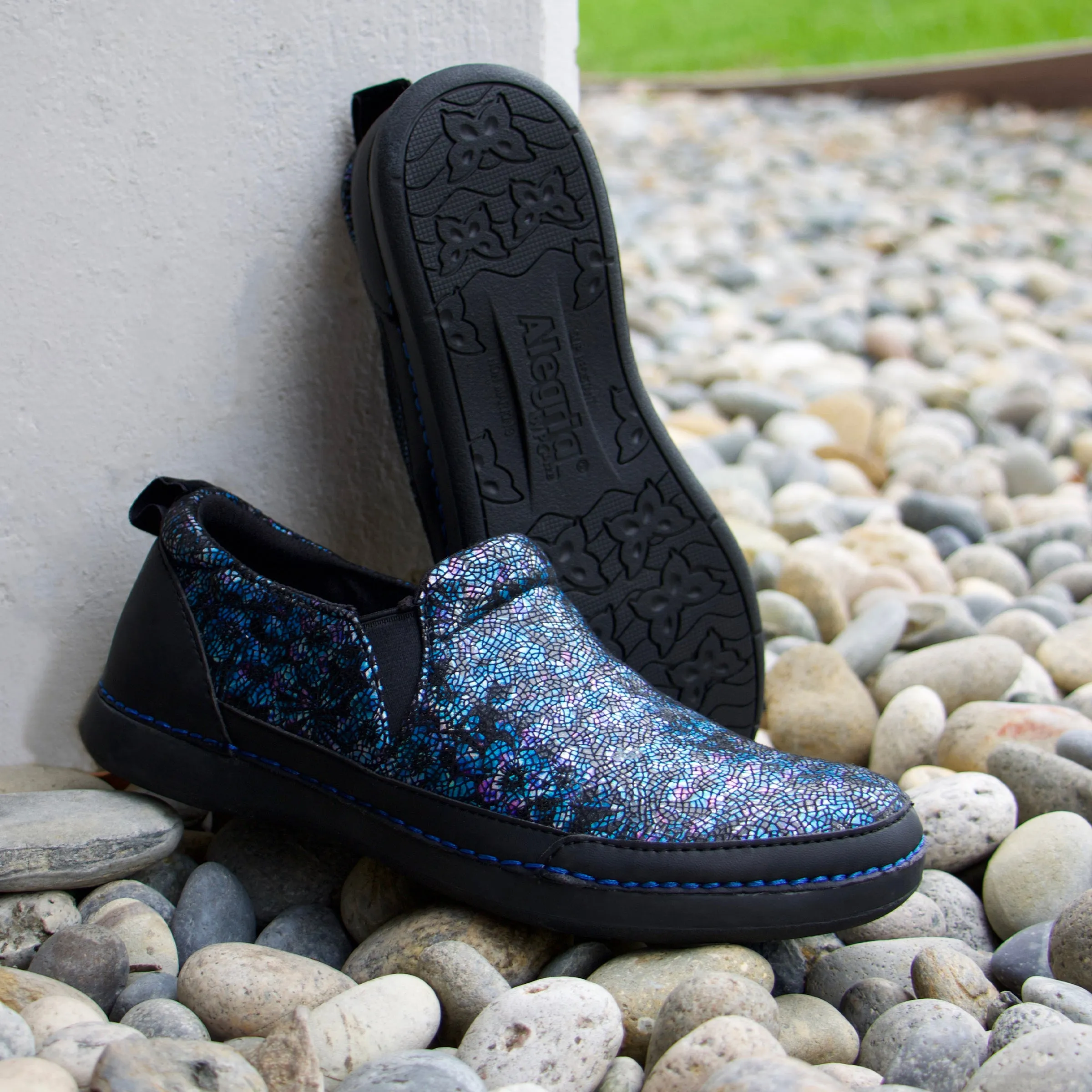 Axis Blue Burst Shoe