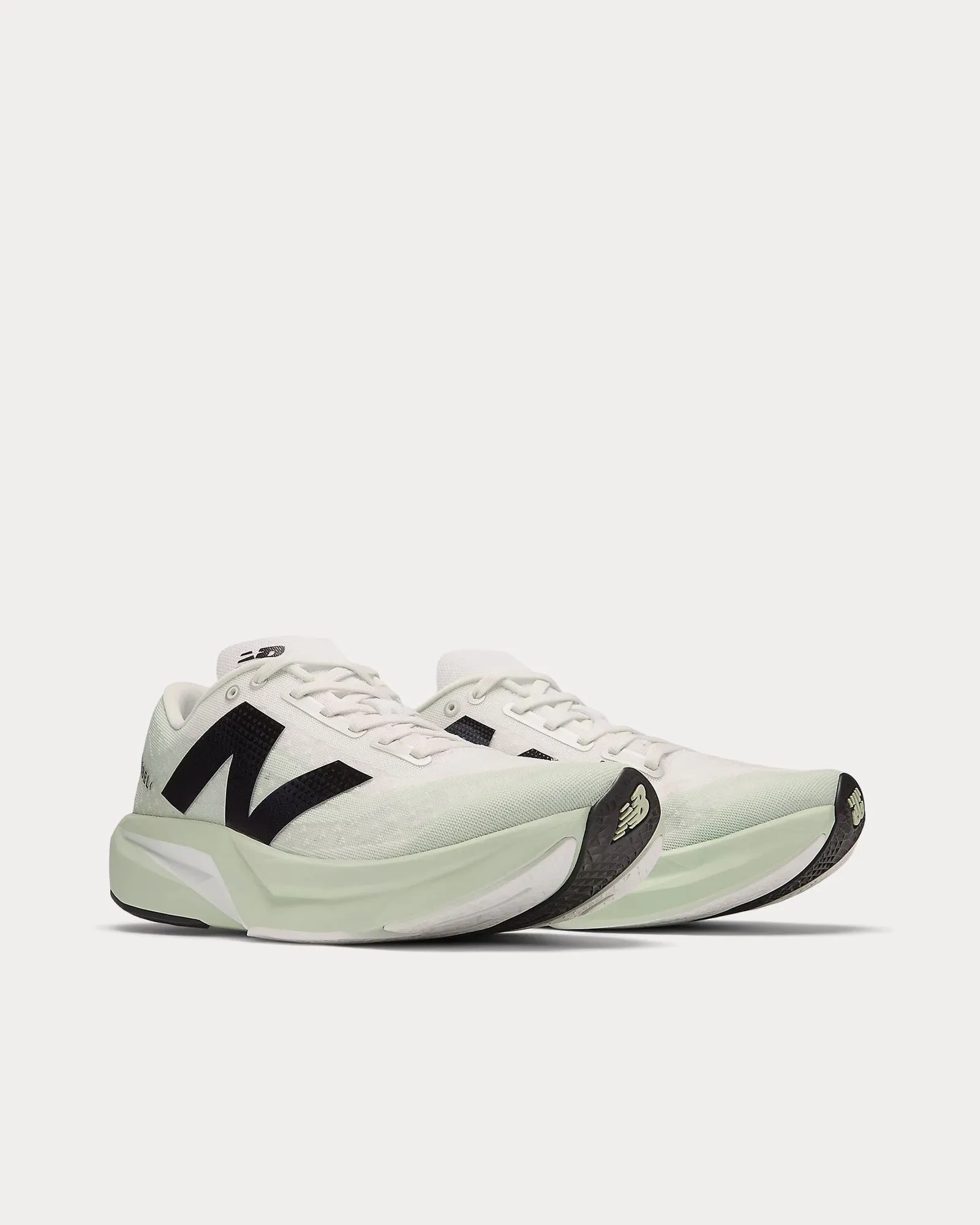 FuelCell Rebel v4 Clay Ash / White / Black Running Shoes