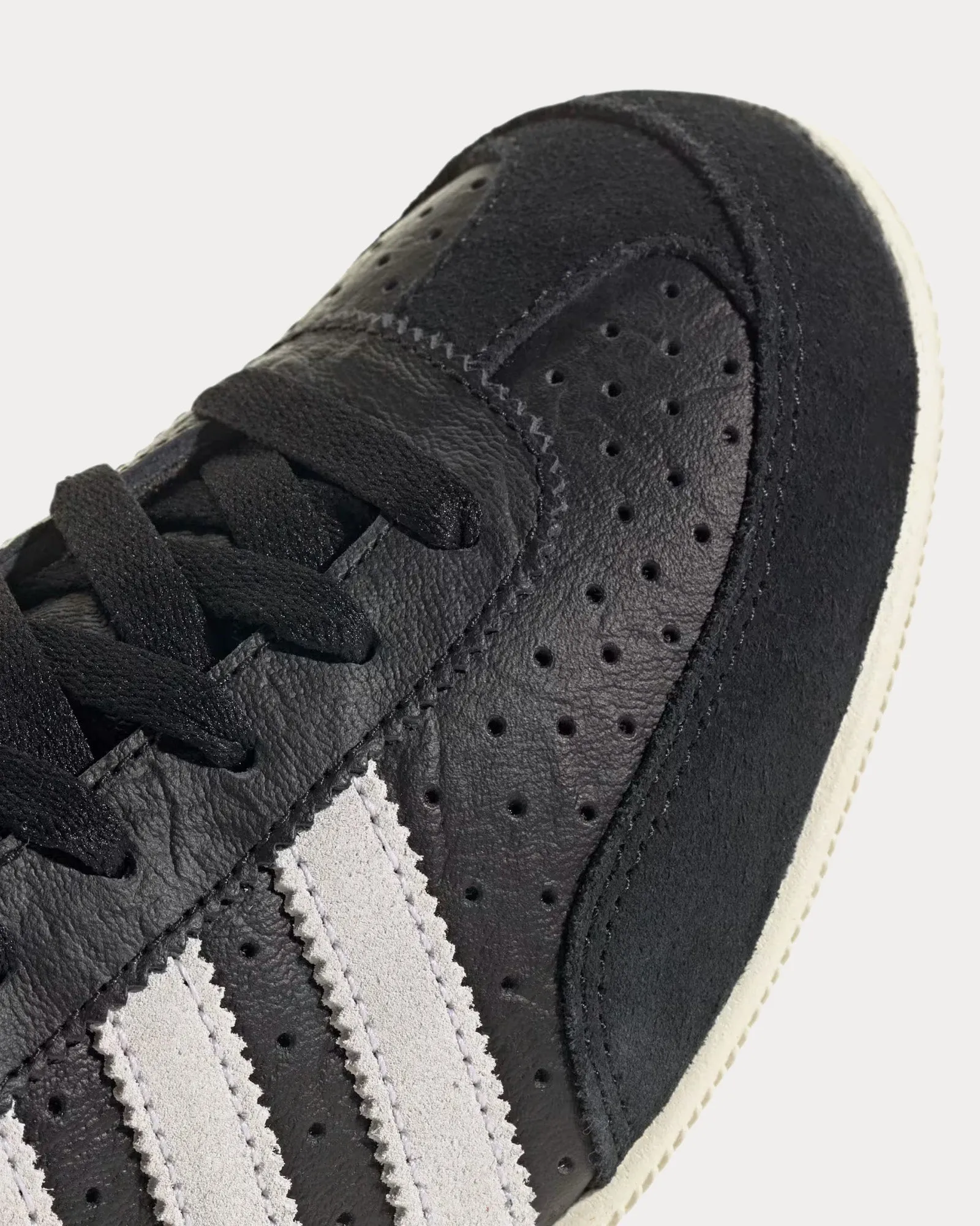 Japan Core Black / Cloud White / Gold Metallic Low Top Sneakers