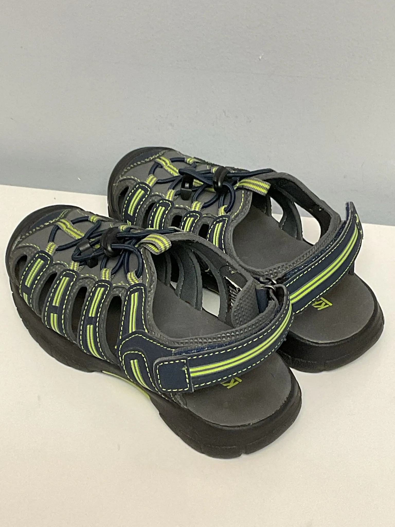 Khombu Child Shoe Size 1 Gray & Green Shoes