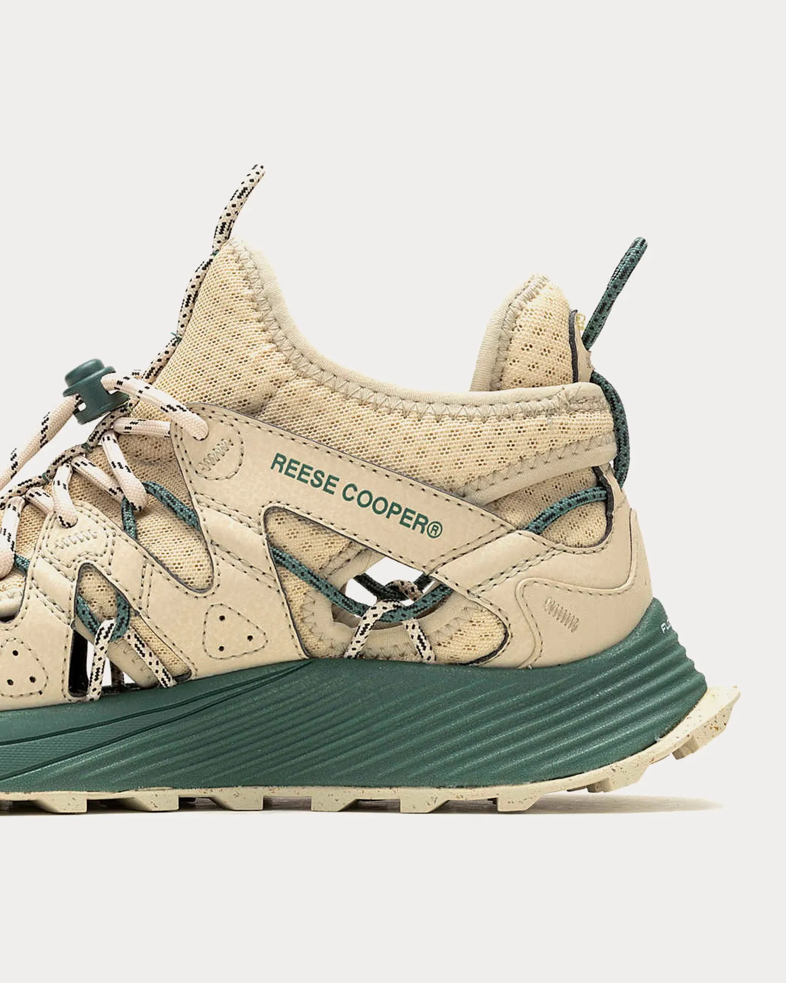 Moab Flight Sieve Oyster Running Shoes