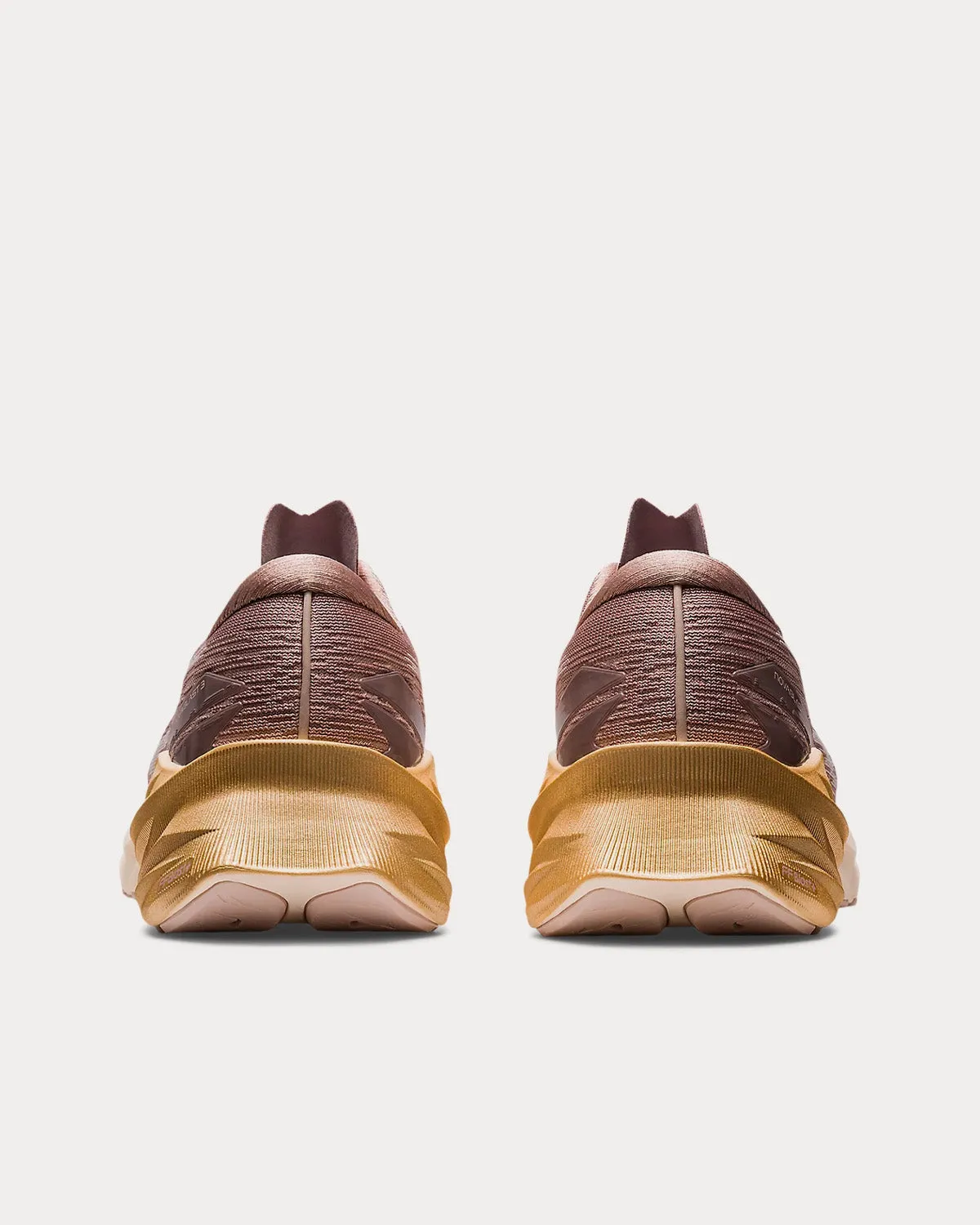NOVABLAST 3 Fawn / Mineral Beige Running Shoes