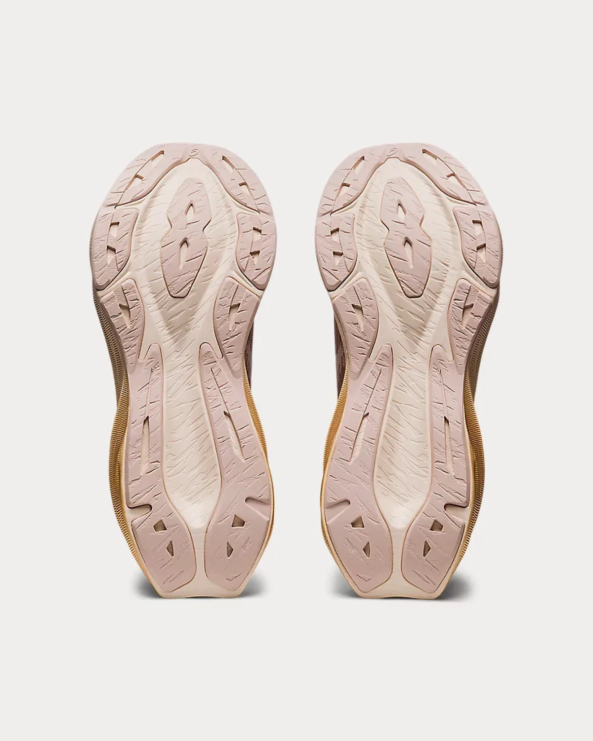 NOVABLAST 3 Fawn / Mineral Beige Running Shoes