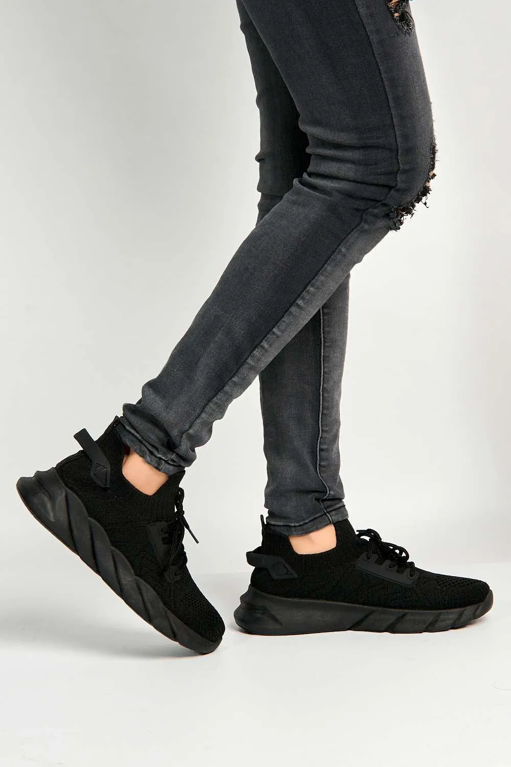 Savi Lace Up Trainers in Black