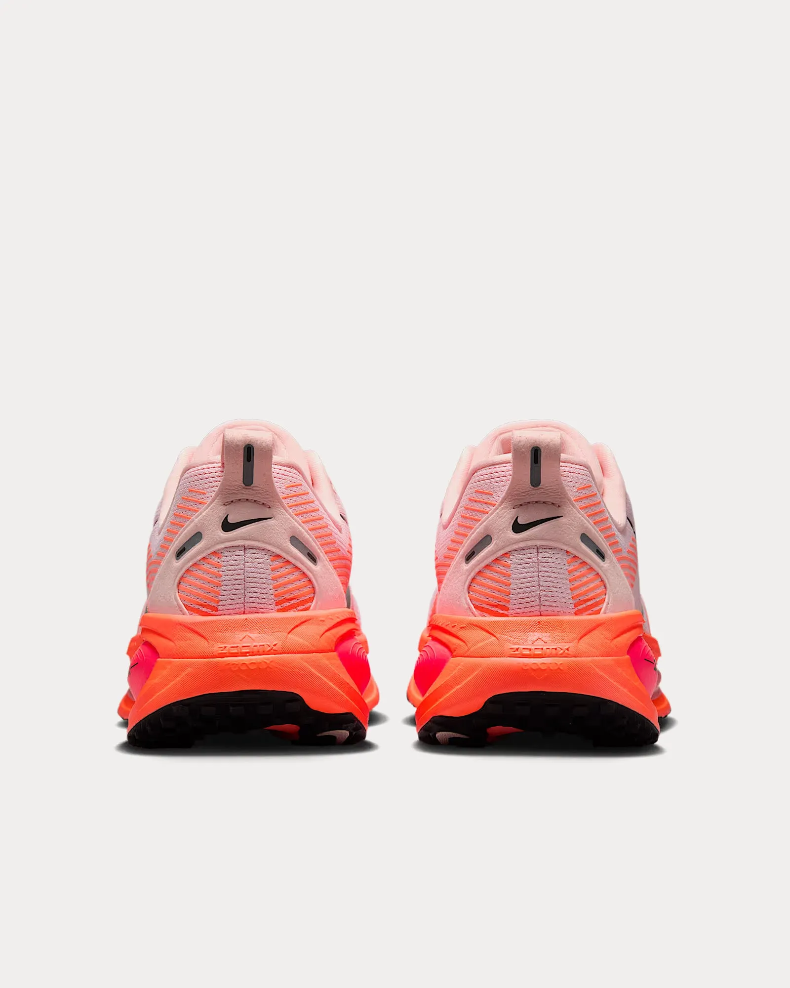 Vomero 18 Atmosphere / Bright Crimson / Crimson Bliss / Black Running Shoes