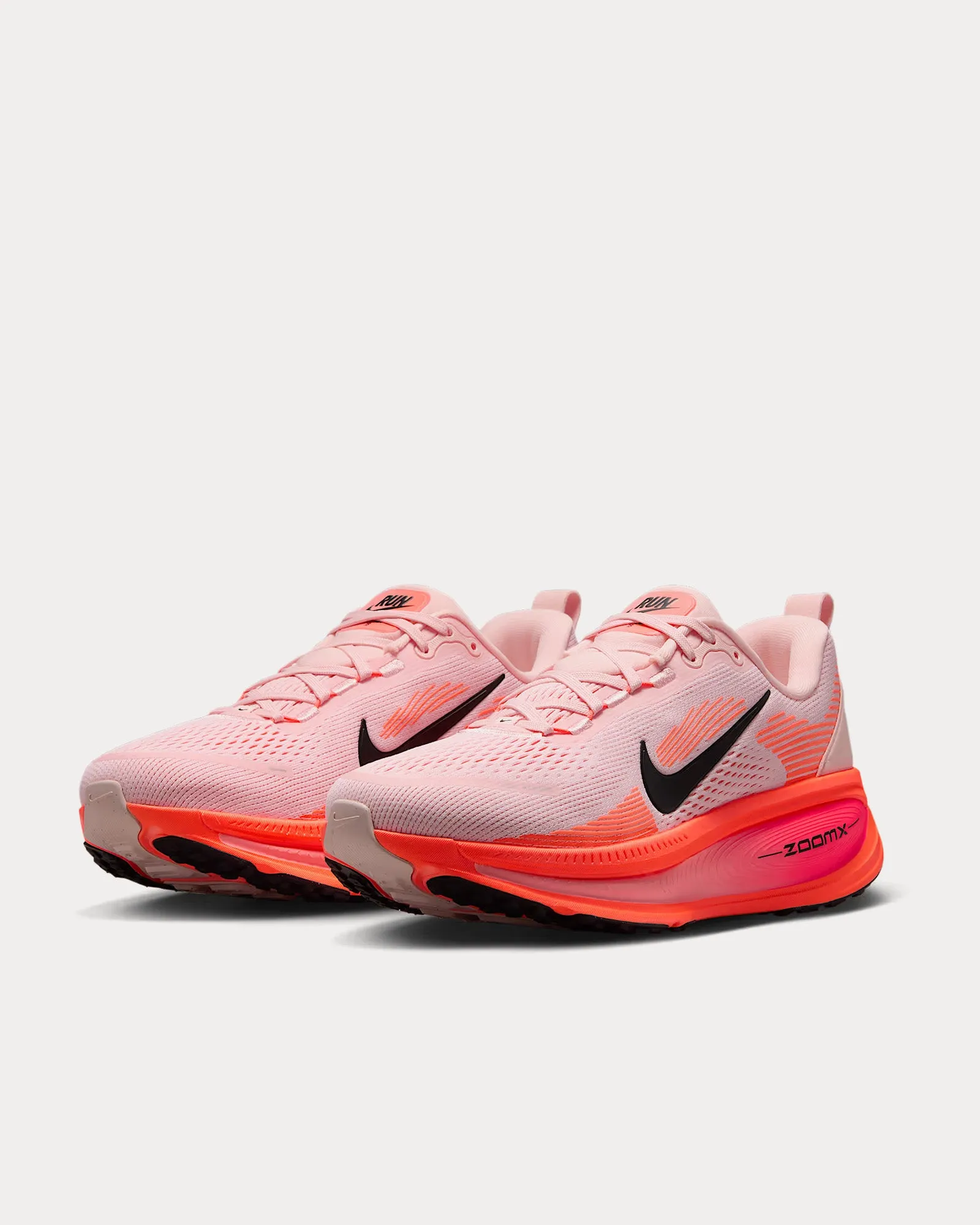 Vomero 18 Atmosphere / Bright Crimson / Crimson Bliss / Black Running Shoes